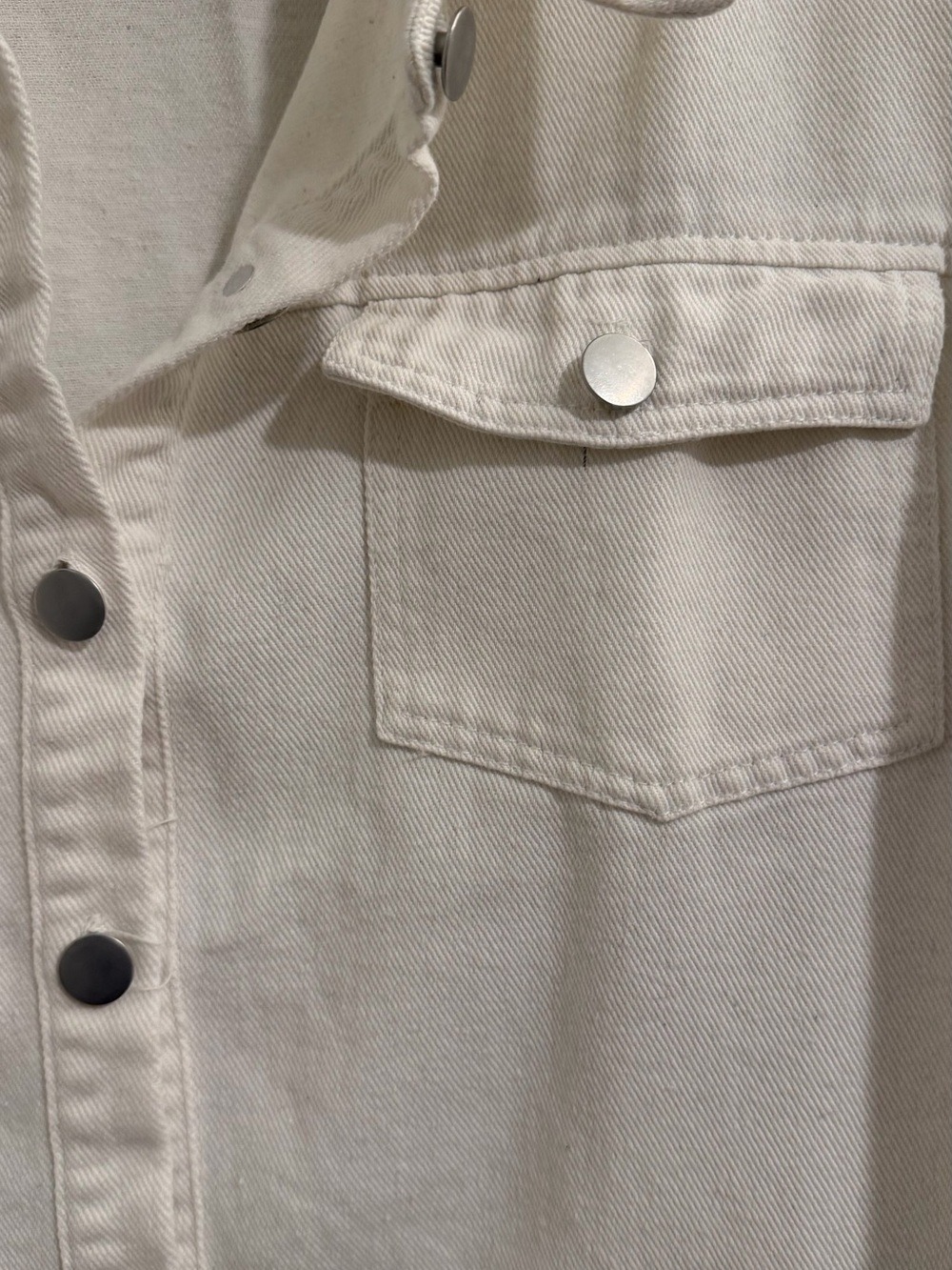 NWOT Denim Jacket for Women Button Up Frayed Hem Shacket - Picture 4 of 8